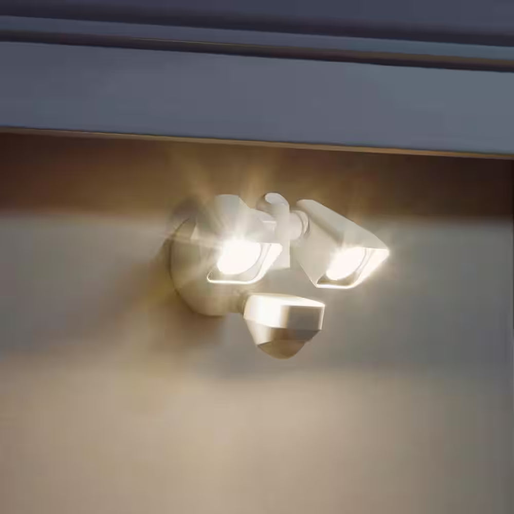 Floodlight Wired - Outdoor Smart Lighting with Adjustable Motion Detection, Integrated Leds, 2000 Lumens, White